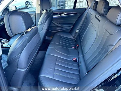 BMW Serie 5 Touring 530d xDrive Touring Business aut., Anno 2016 - foto principale