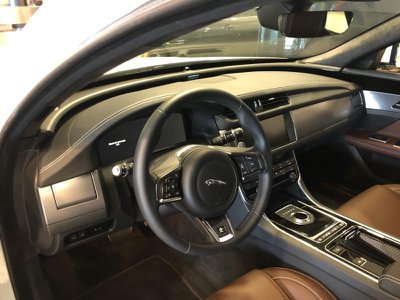 Jaguar XF 2.0d 180 CV R Sport Automatico, Anno 2016, KM 168000 - foto principale