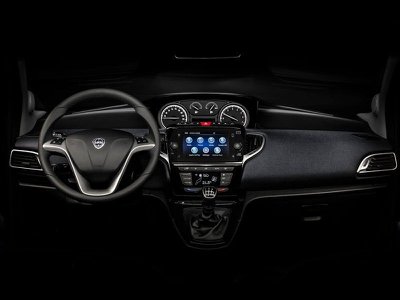 Lancia Ypsilon III 2015 1.0 firefly hybrid Silver s&s 70cv, Anno - foto principale