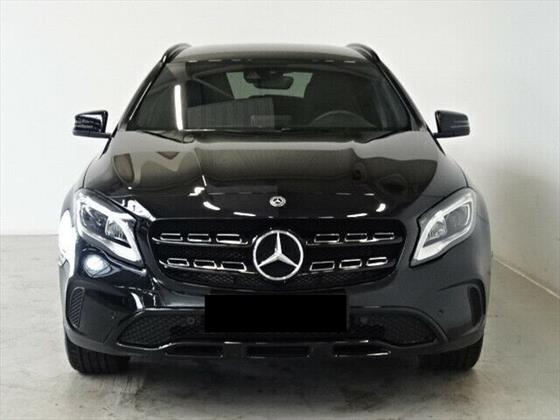 Mercedes Benz A Classe 200 Business Solution AMG Upgrade - foto principale