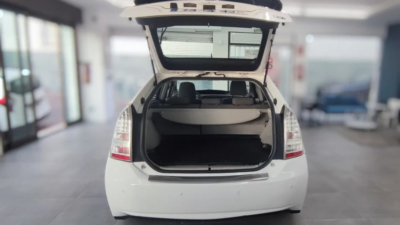 Toyota Prius 4ª serie 1.8 AWD Lounge, Anno 2019, KM 69000 - foto principale
