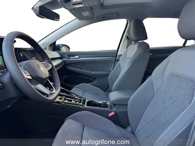 Volkswagen Golf VIII 2020 Benzina 1.5 tgi Life 130cv dsg, Anno 2 - foto principale